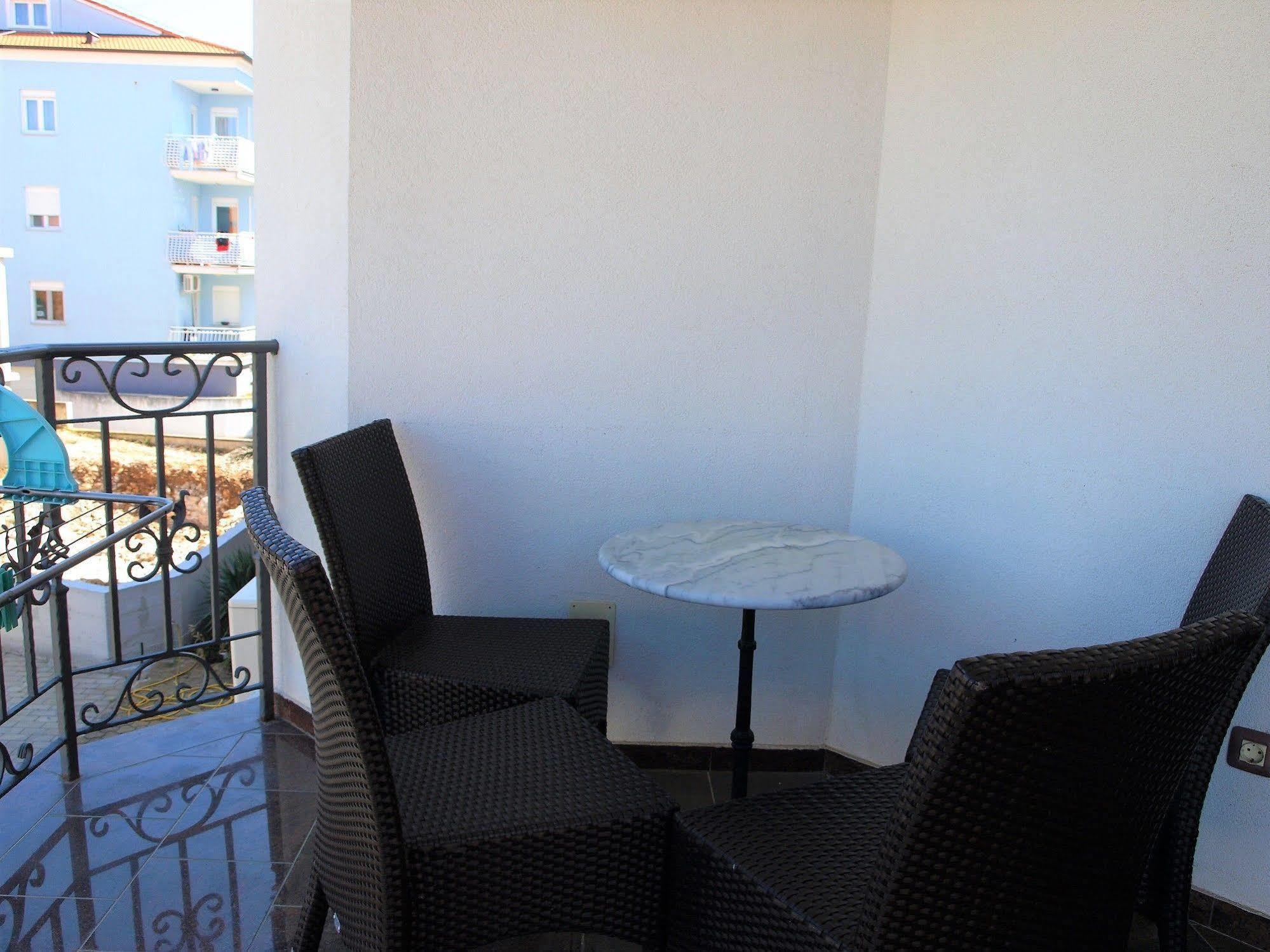 Armin Apartment